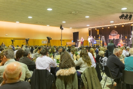 La Sala Muriel Casals de La Fàbrica es va omplir amb 300 persones. Foto: Jordi Muntal