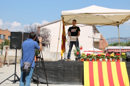 El regidor de Cultura, Francesc Dantí, fent la lectura del manifest