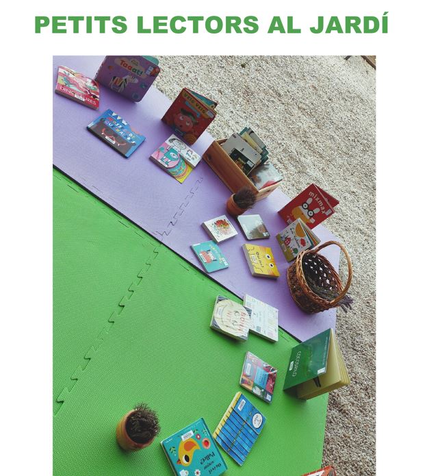 petits lectors al jardí