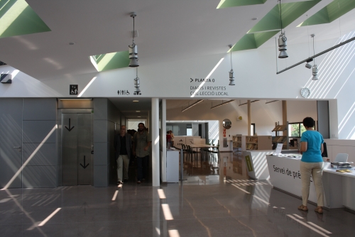 Biblioteca - Casa de Cultura Joan Ruiz i Calonja