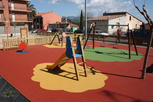 Àrea infantil del parc de l'Era de Can Naps