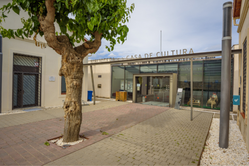 Biblioteca Casa de Cultura Joan Ruiz i Calonja