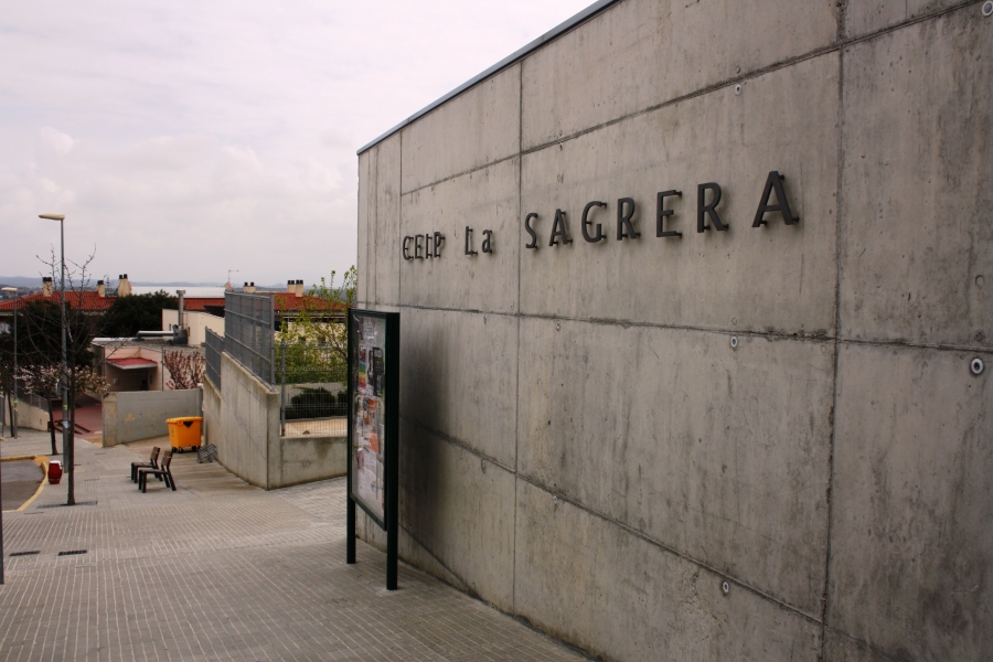 L'escola es va inaugurar l'any 2004