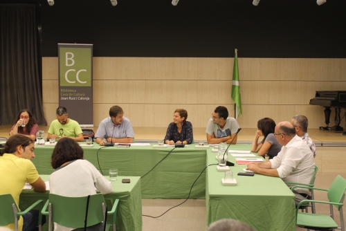 Anna Viura, al centre de la imatge, nova regidora de l'arc municipal