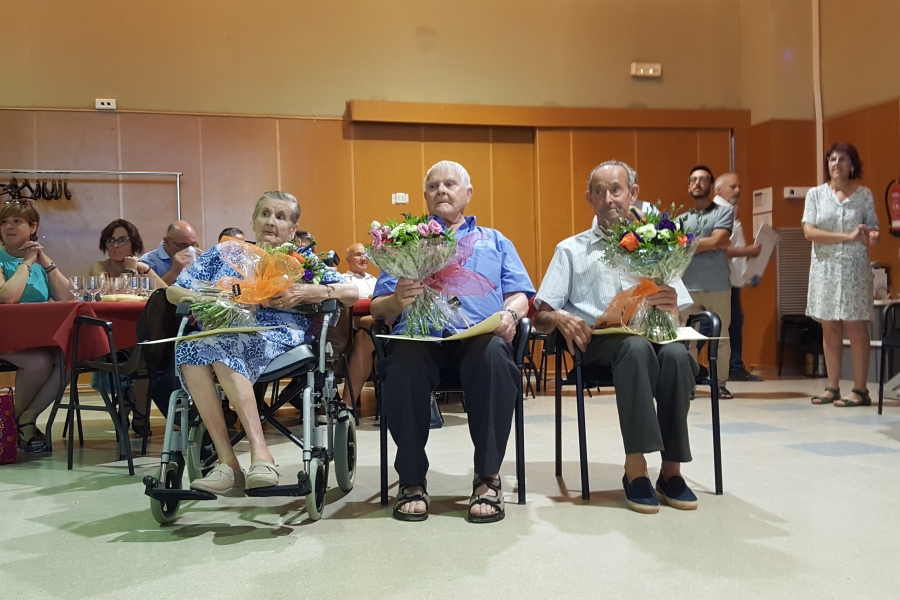 Homenatge als avis i àvies de 90 anys