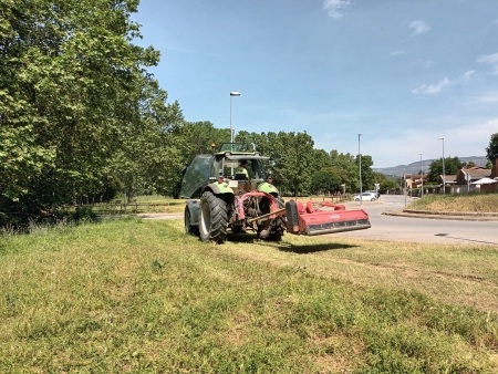 desbrossada 2022 rotonda carrer girona