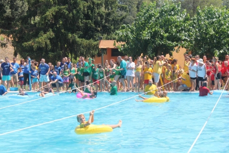 "Es-tira'l", prova a la piscina