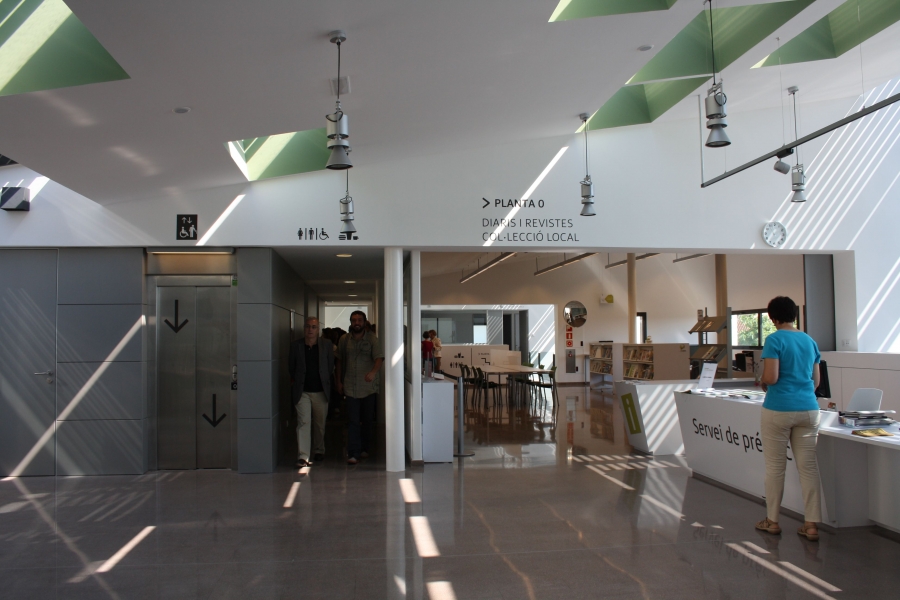 Biblioteca - Casa de Cultura Joan Ruiz i Calonja