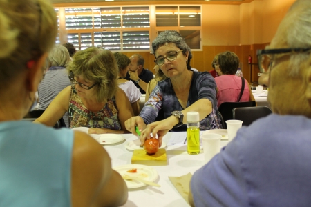 Un moment del tast de varietats antigues de tomàquets