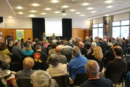 La sala polivalent de La Fàbrica es va omplir de gom a gom