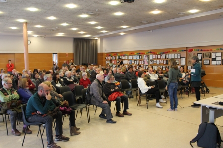 La primera sessió de participació va comptar amb més de 100 persones