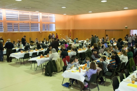 La Sala Muriel Casals, plena de gom a gom