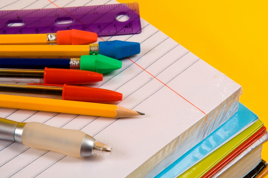 Ajuts activitats esportives, material i sortides escolars