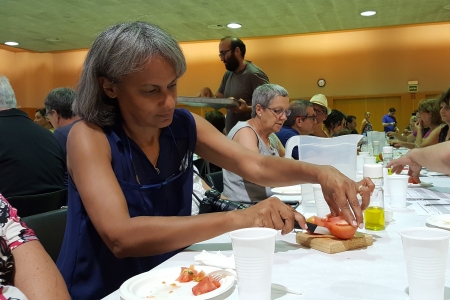 Un moment del tast de varietats antigues de tomàquets