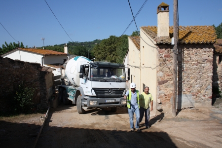 Obres de pavimentació al camí del Bonaire