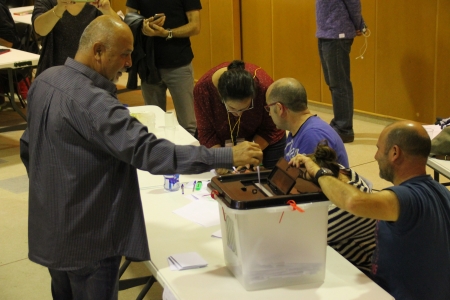 Els ciutadans de Santa Eulàlia van poder votar sense problemes