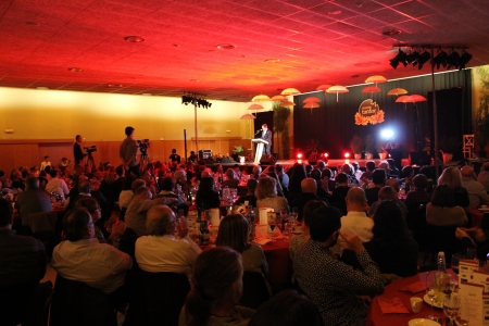 Sala Muriel Casals plena, acollint unes 300 persones
