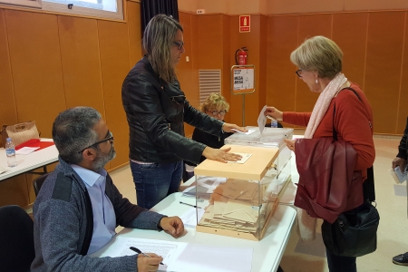 Un total de 5.616 santaeulaliencs estaven cridats a les urnes