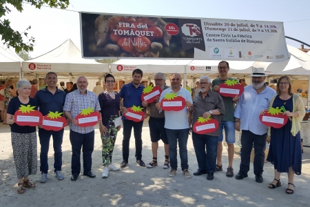 Foto de família per commemorar els 10 anys de la Fira del Tomàquet del Vallès