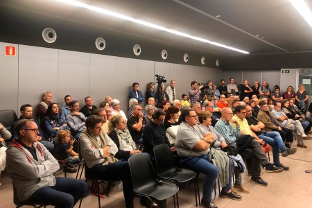 La sala Pau Casals de la Biblioteca, plena de gom a gom