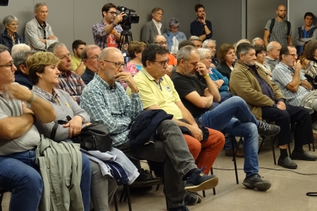 La sala Pau Casals de la Biblioteca, plena de gom a gom